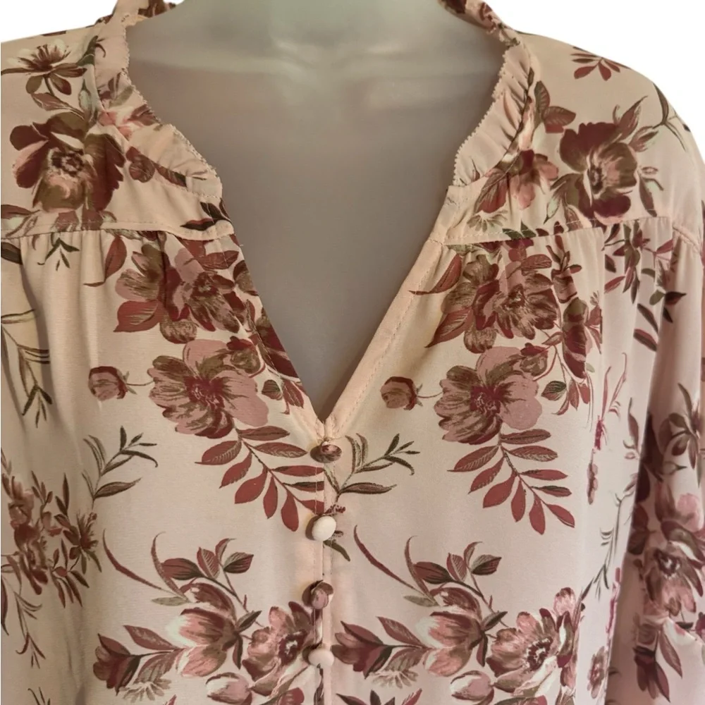 croft & barrow Pink Floral V-Neck Blouse - Picture 2 of 8